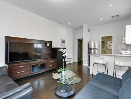 3 Bedroom, Central Location In Manhattan!!
